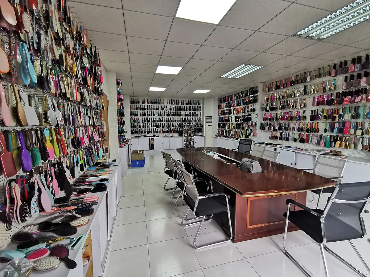 Showroom & sample wall — EcoHairFactory