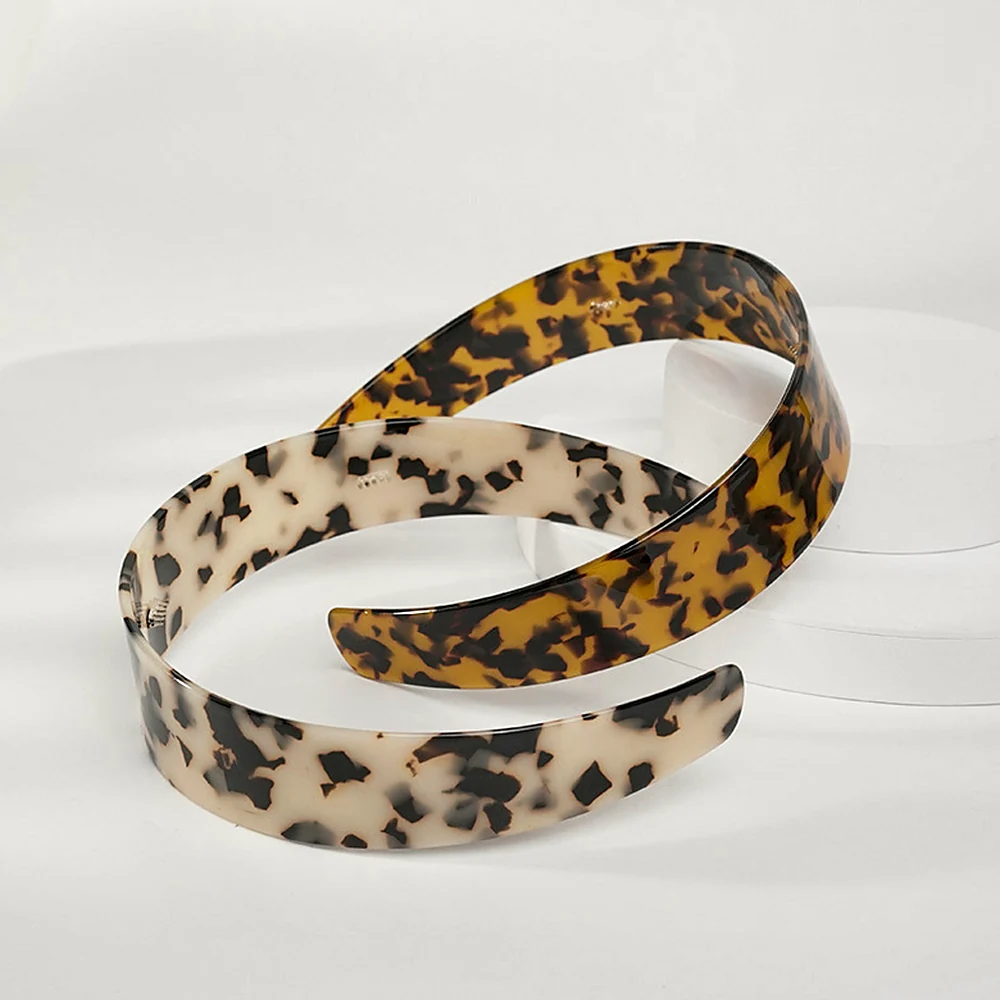 Inner edge of a wide tortoiseshell acetate headband