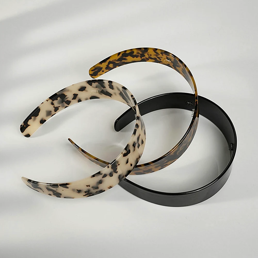 3.5 cm wide acetate headbands stacked to show the profile
